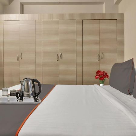Hotel Super Townhouse Rcc Blizz Kondapur  Zewnętrze zdjęcie