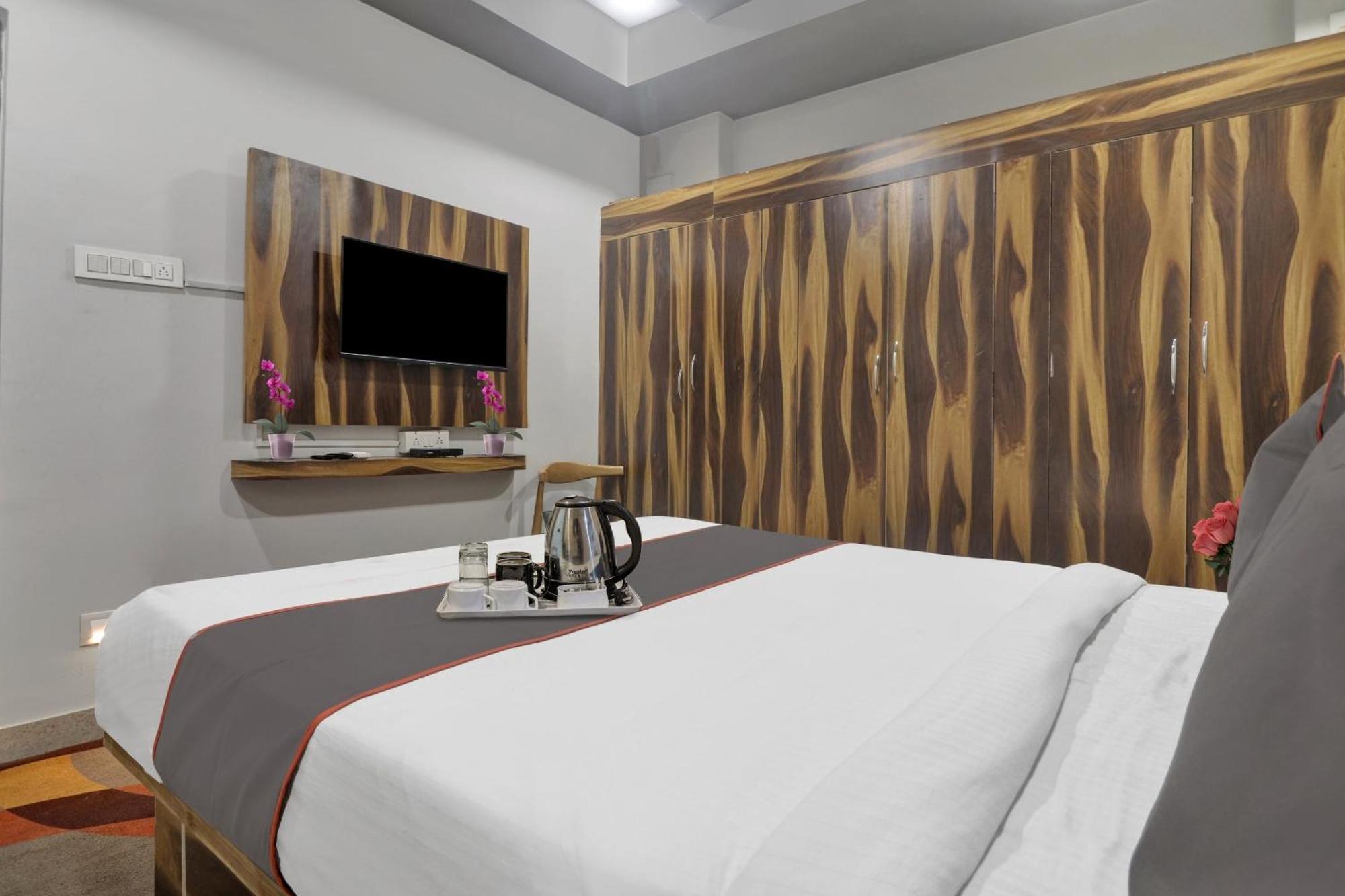 Hotel Super Townhouse Rcc Blizz Kondapur  Zewnętrze zdjęcie