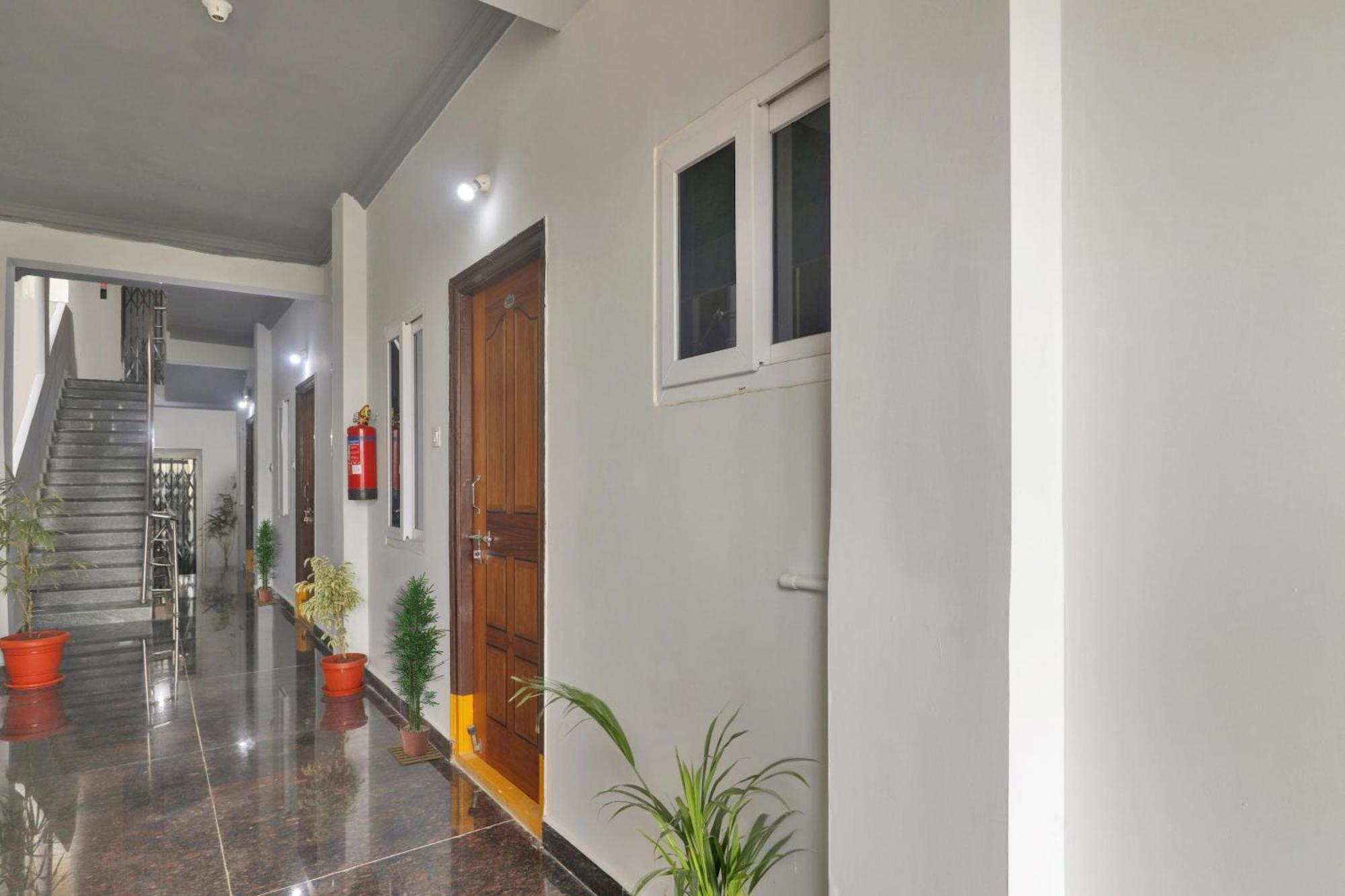 Hotel Super Townhouse Rcc Blizz Kondapur  Zewnętrze zdjęcie