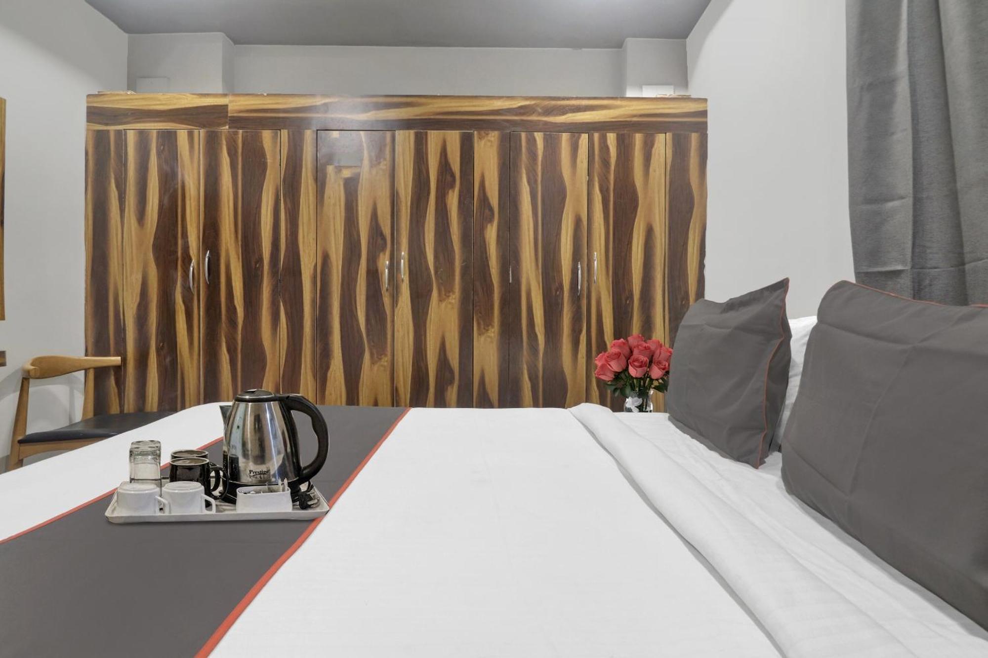 Hotel Super Townhouse Rcc Blizz Kondapur  Zewnętrze zdjęcie